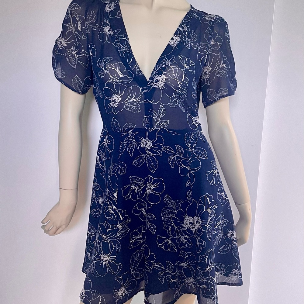 Floral V Neck Mini Dress, Size M/L